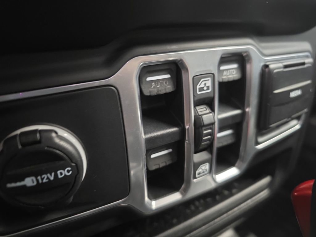 Used 2018 Jeep Wrangler Unlimited Sport S image 15