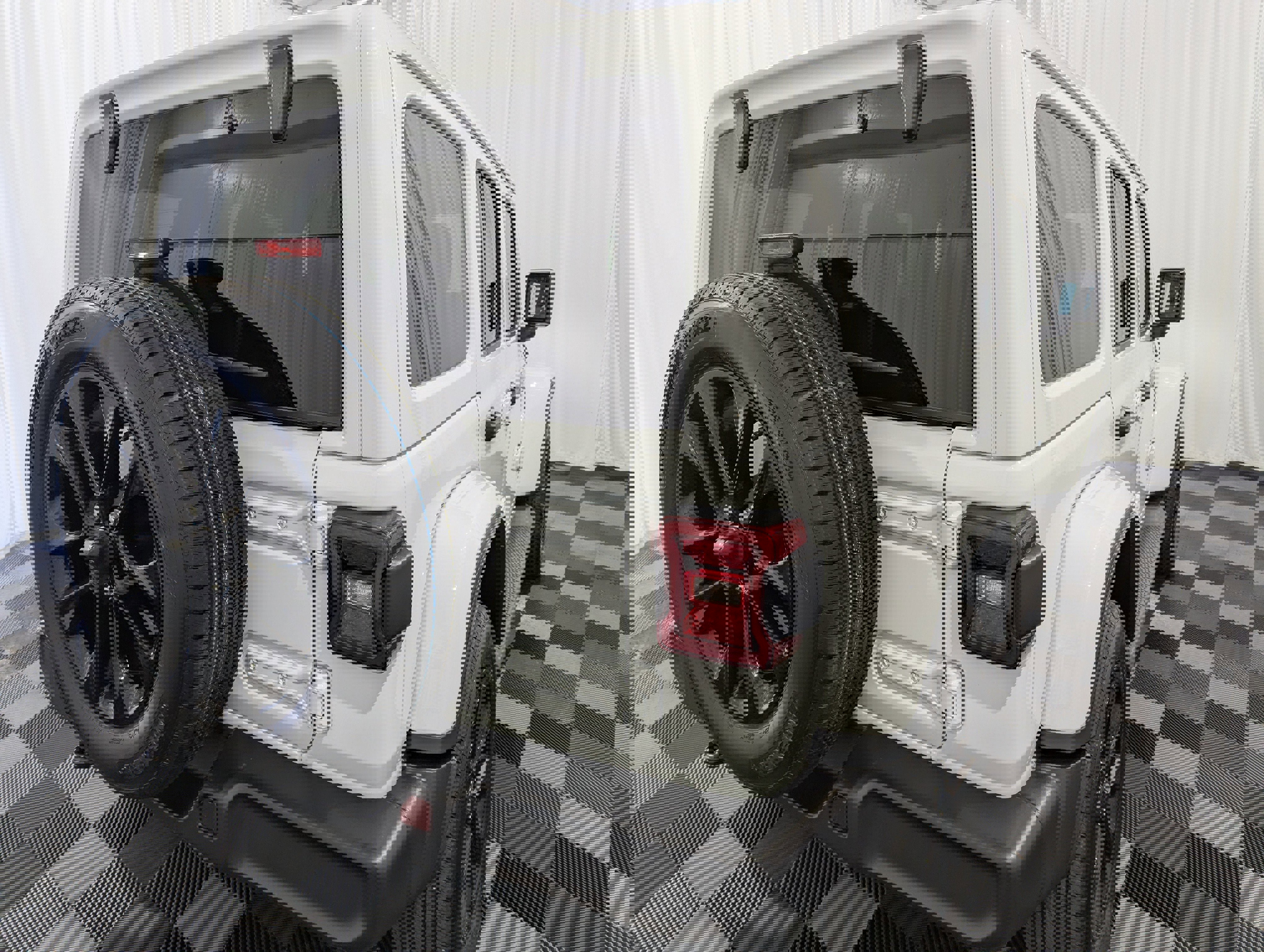Used 2025 Jeep Wrangler Unlimited Sahara image 8