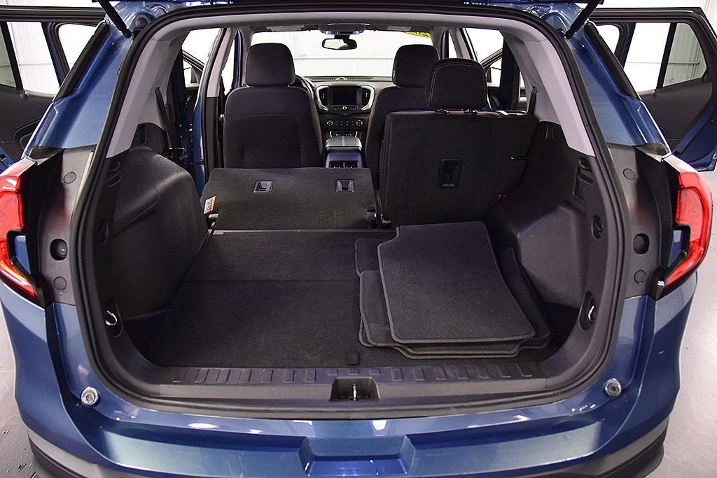 Used 2024 GMC Terrain SLE image 31