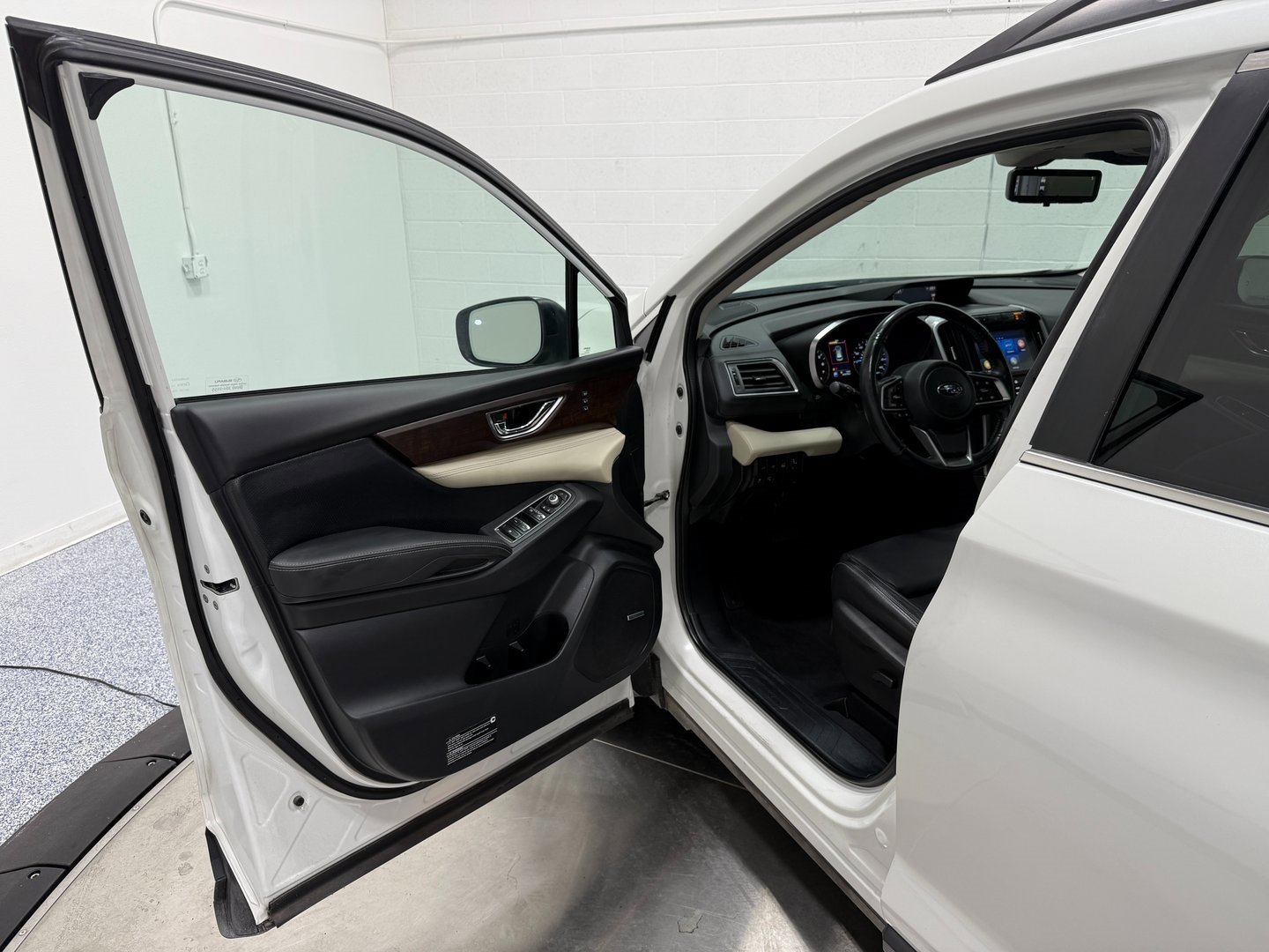 Used 2022 Subaru Ascent Touring w/ Popular Package #2A image 10