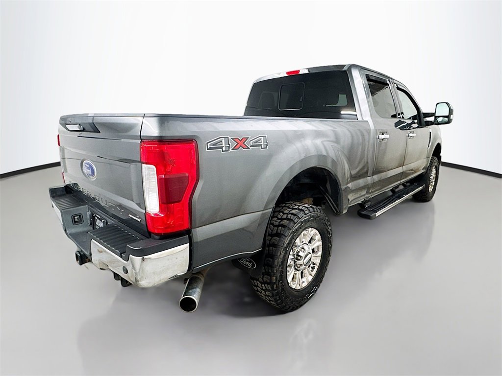 Used 2017 Ford F350 Lariat image 9