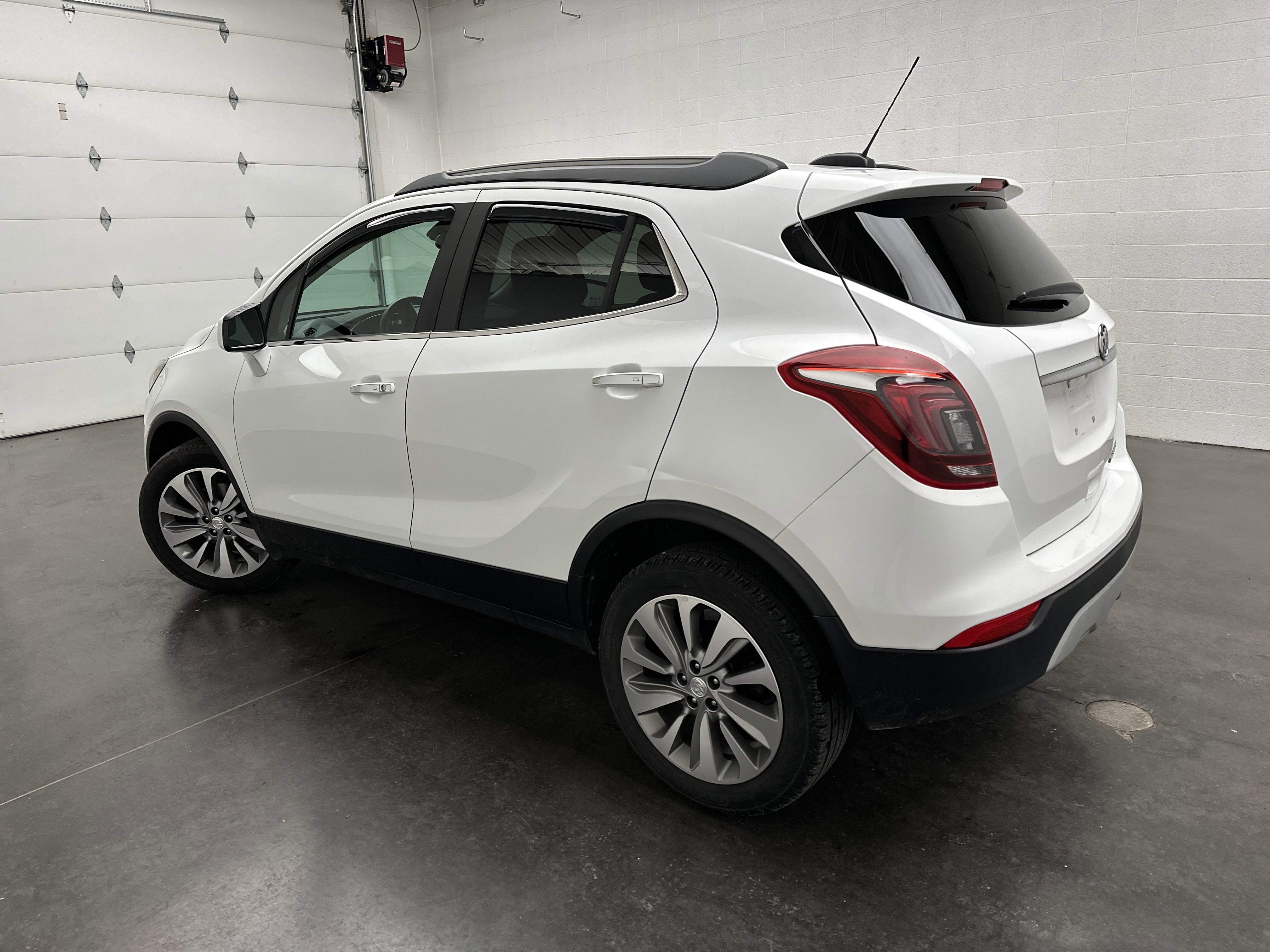 Used 2020 Buick Encore Preferred image 10