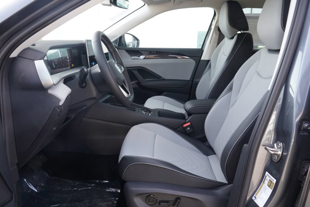 New 2026 Volkswagen Tiguan SE FWD image 6