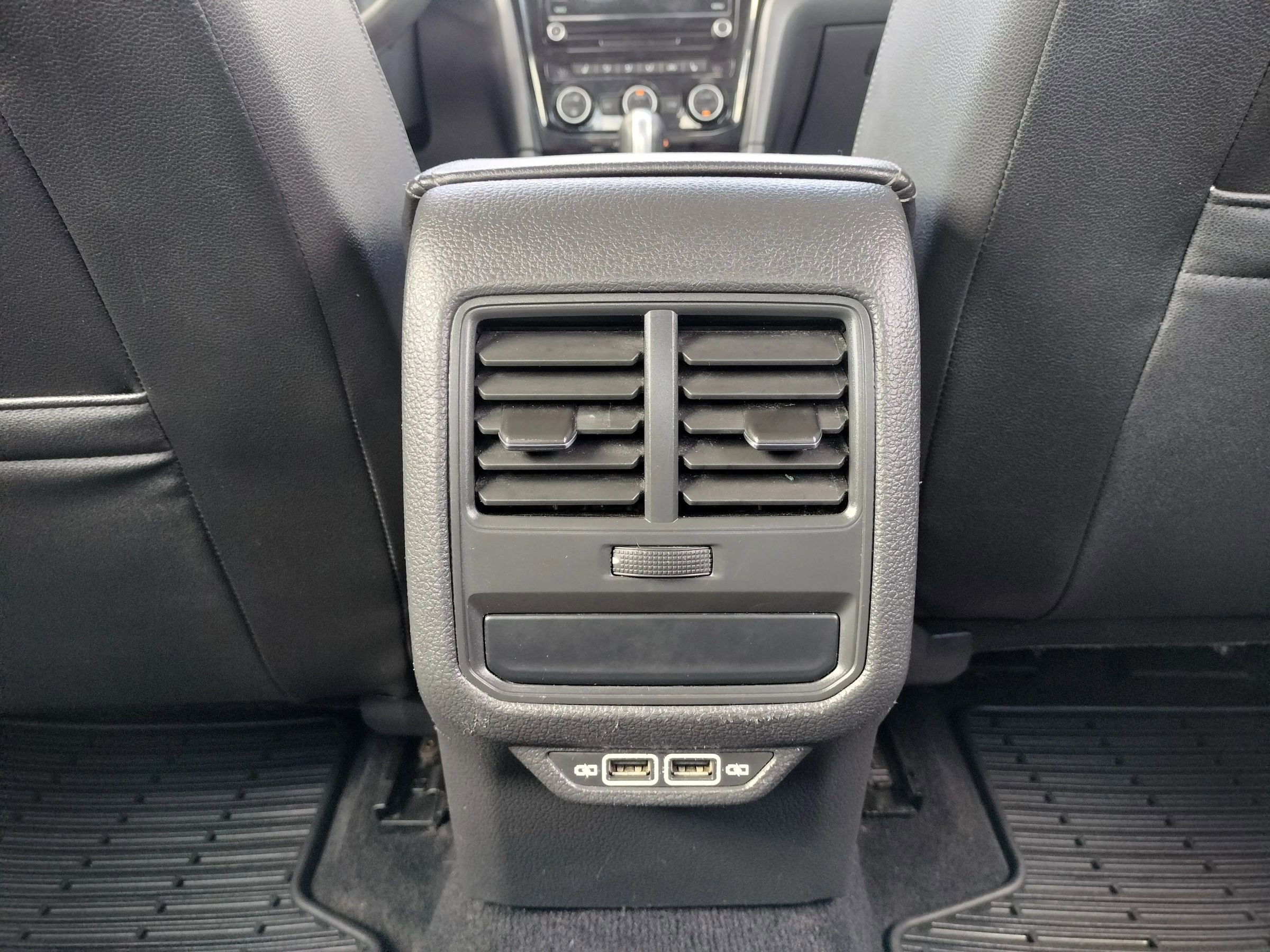 Used 2021 Volkswagen Passat 2.0T SE w/ Luggage Net & Mats Package image 37