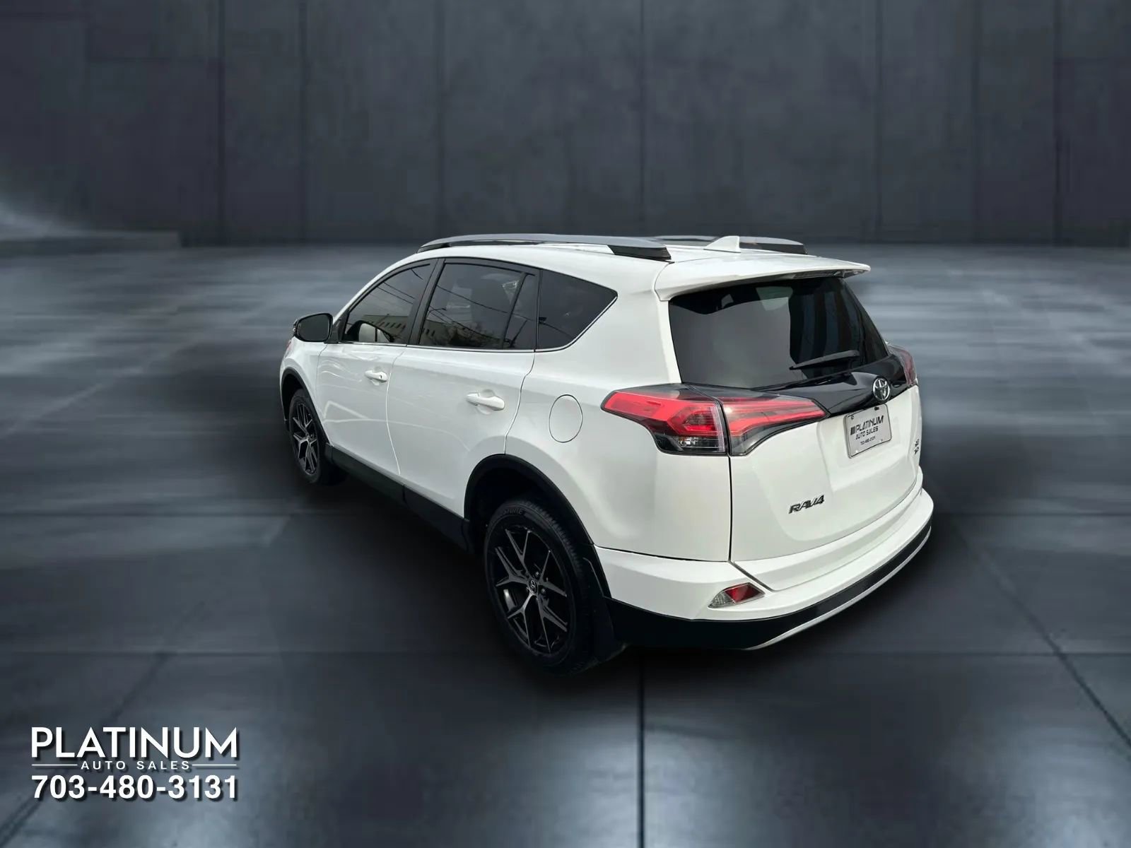 Used 2018 Toyota RAV4 SE w/ Power Extra Value Package image 8