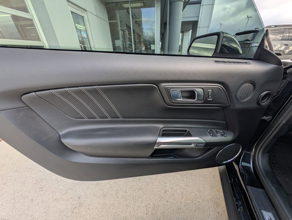 Used 2022 Ford Mustang GT Premium w/ Black Accent Package RWD image 39