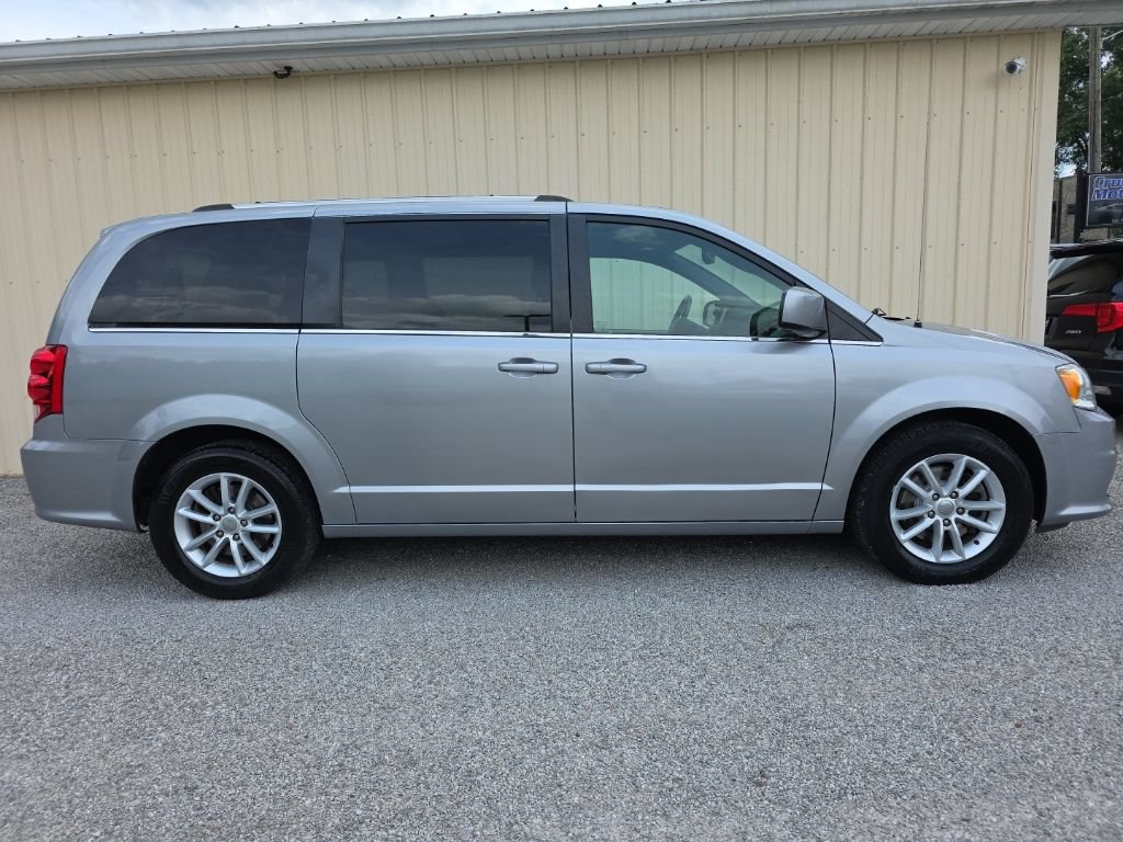 Used 2019 Dodge Grand Caravan SXT FWD image 3