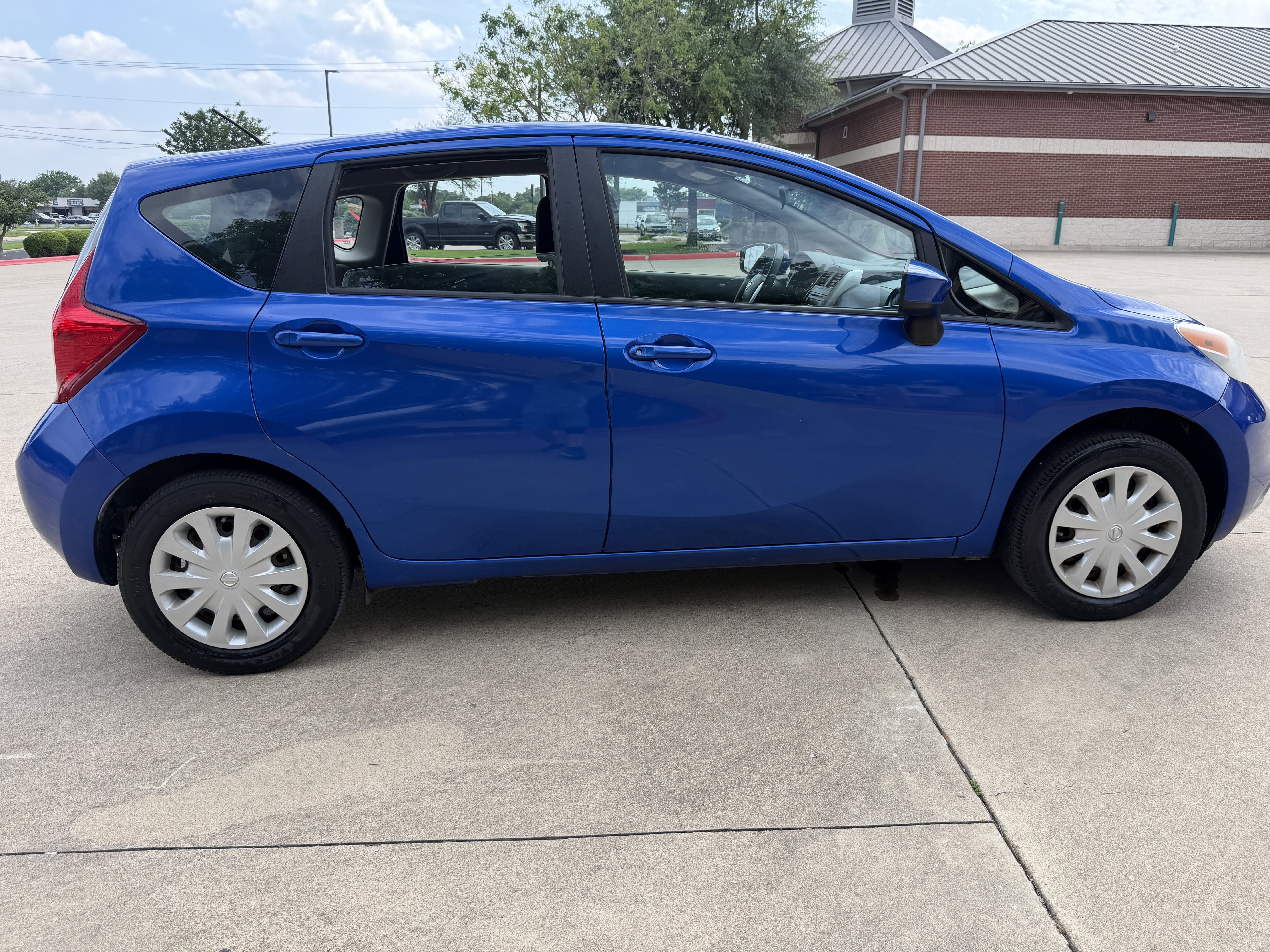 Used 2015 Nissan Versa Note S FWD image 8