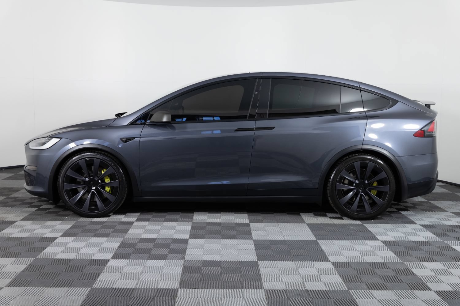 Used 2022 Tesla Model X Plaid AWD/4WD image 3