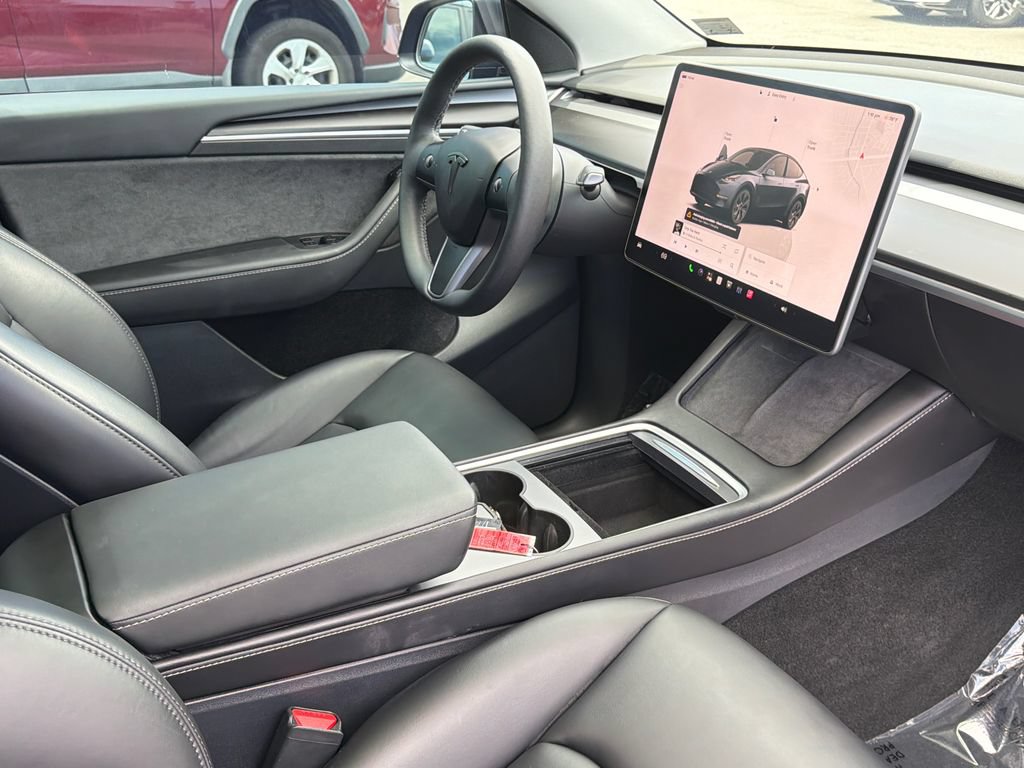 Used 2025 Tesla Model Y Long Range AWD/4WD image 13