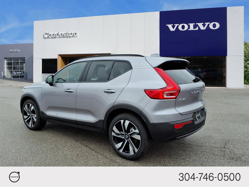 Certified 2026 Volvo XC40 B5 Plus w/ Climate Package AWD/4WD image 5