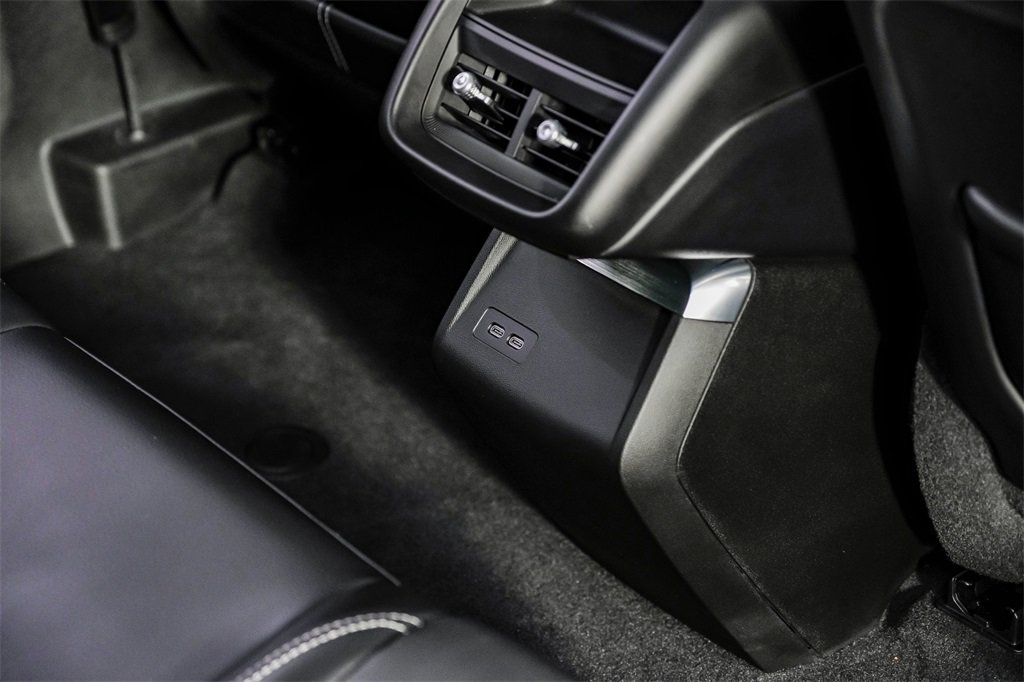 Used 2024 Cadillac Lyriq Luxury image 38