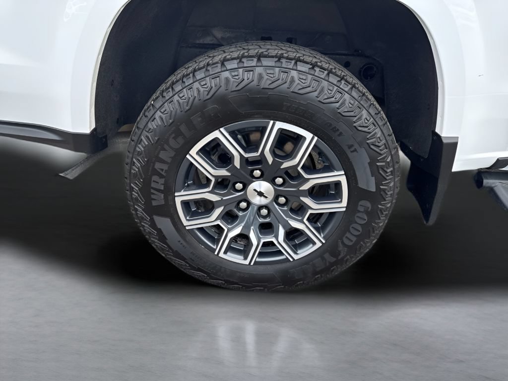 Used 2025 Chevrolet Colorado Z71 AWD/4WD image 36