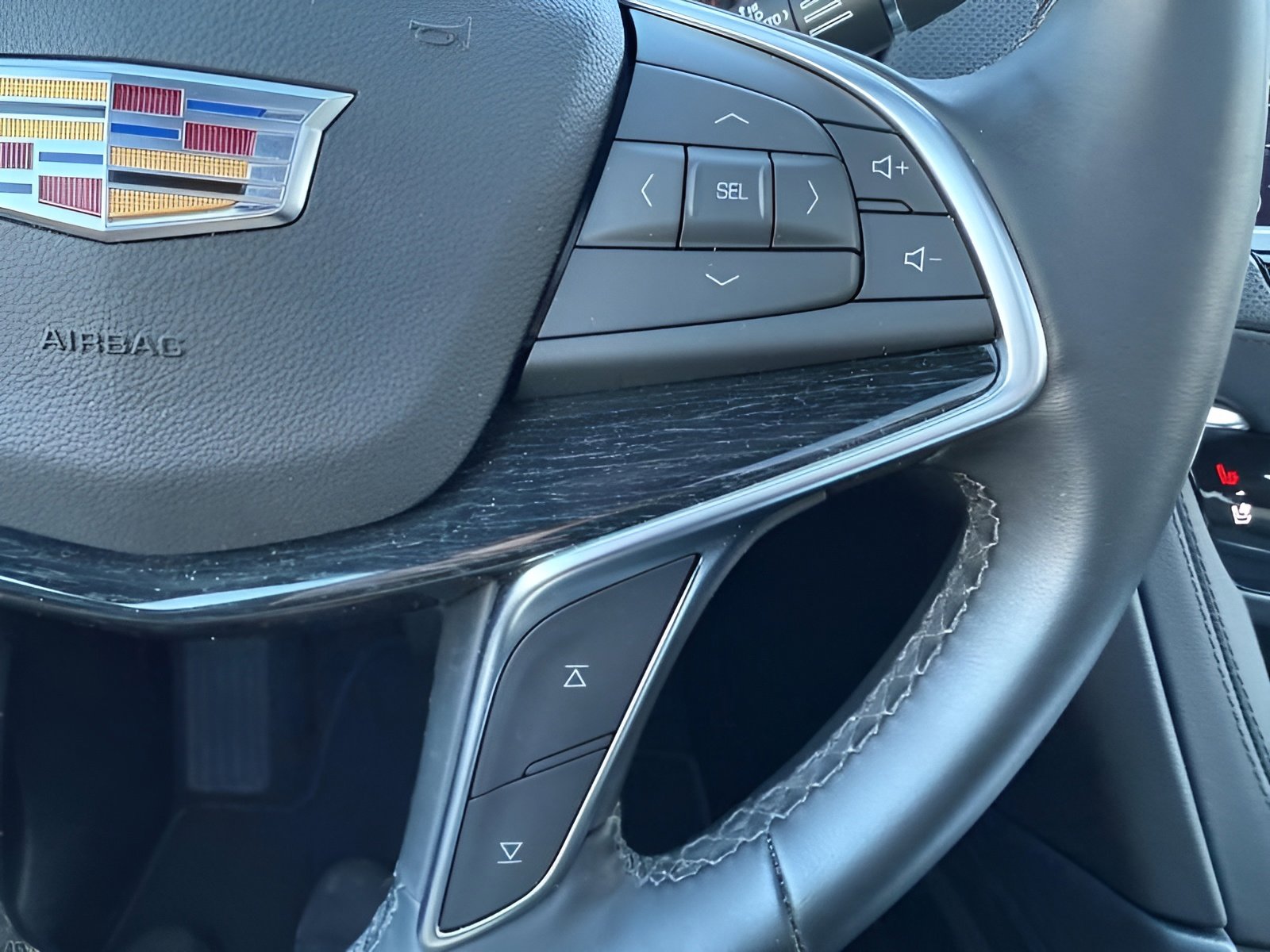 Certified 2025 Cadillac XT5 Premium Luxury image 19