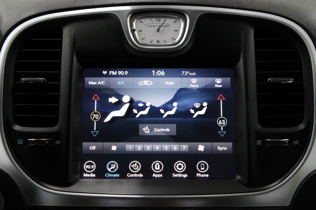 Used 2021 Chrysler 300 Touring L RWD image 23