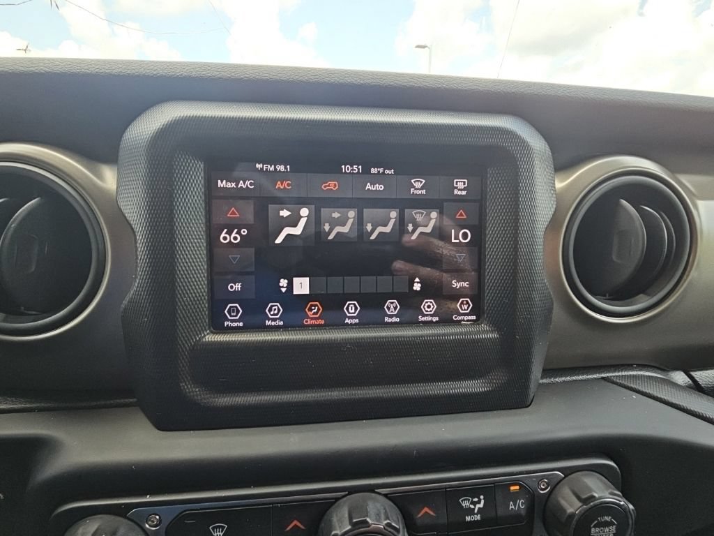 Used 2018 Jeep Wrangler Unlimited Sport S AWD/4WD image 38