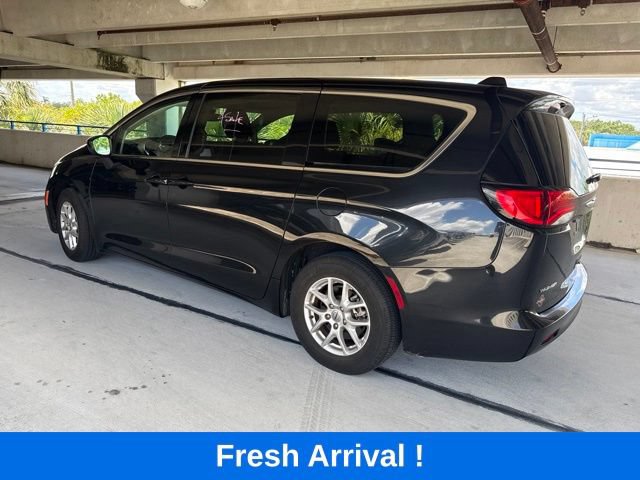 Used 2023 Chrysler Voyager LX FWD image 14