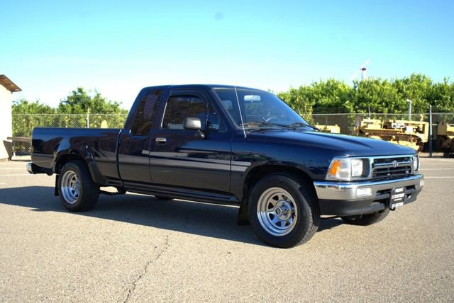 Used 1994 Toyota Pickup DX image 9