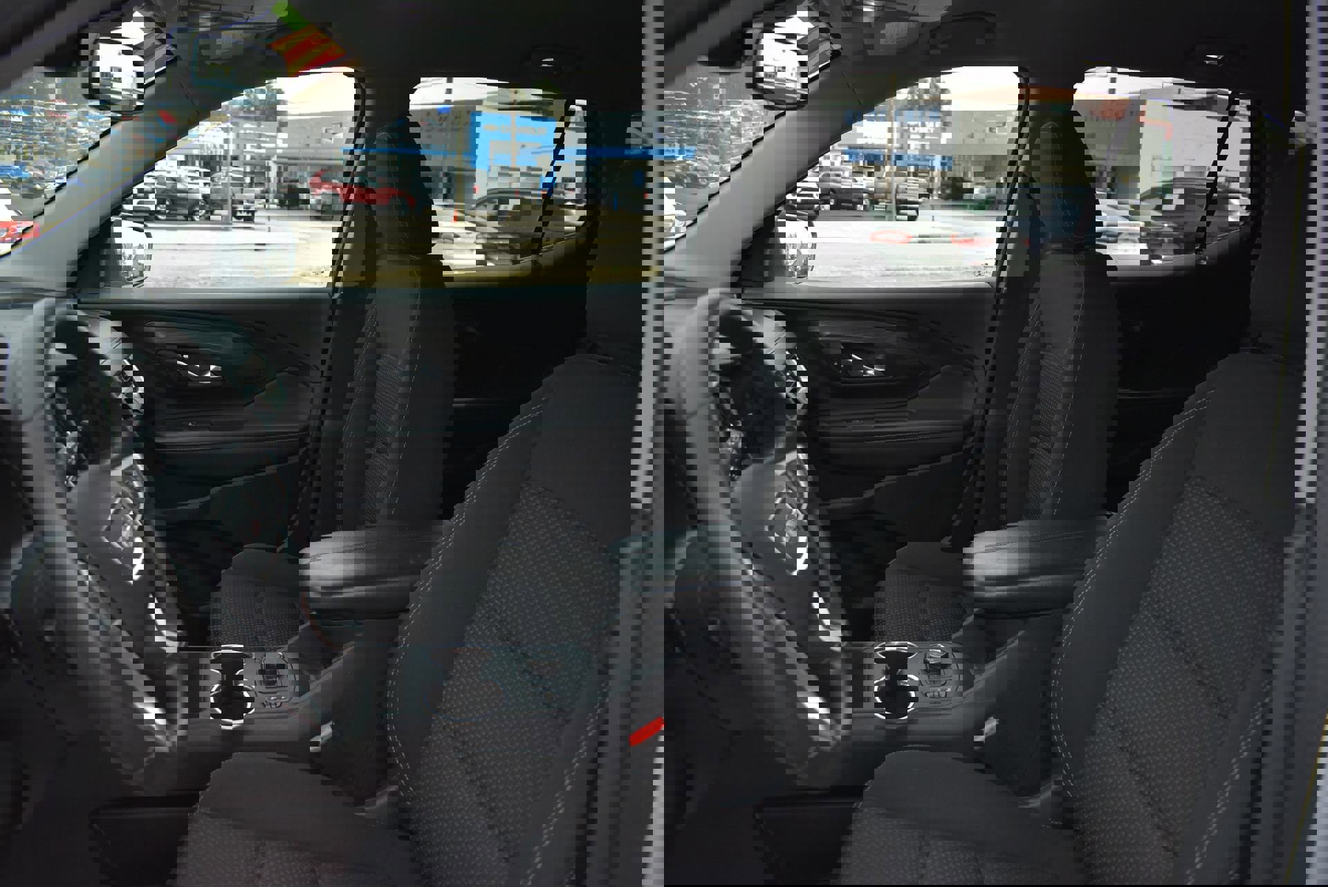 Used 2022 GMC Terrain SLE w/ Driver Convenience Package image 16