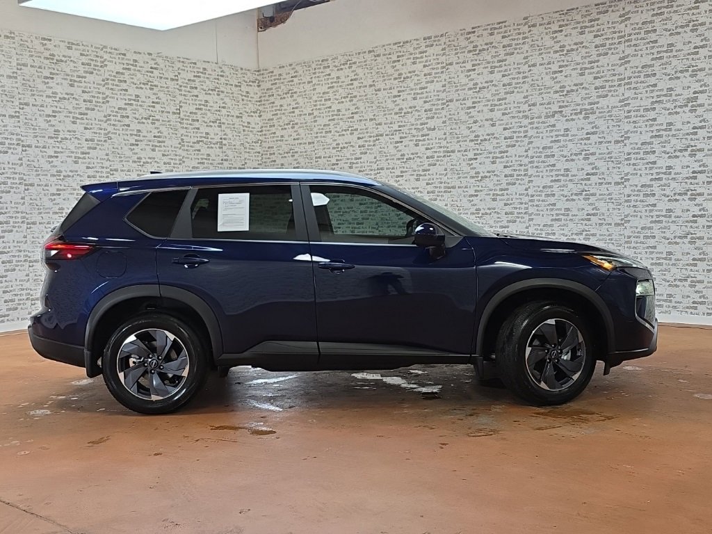 Used 2026 Nissan Rogue SV w/ SV Premium Package image 10