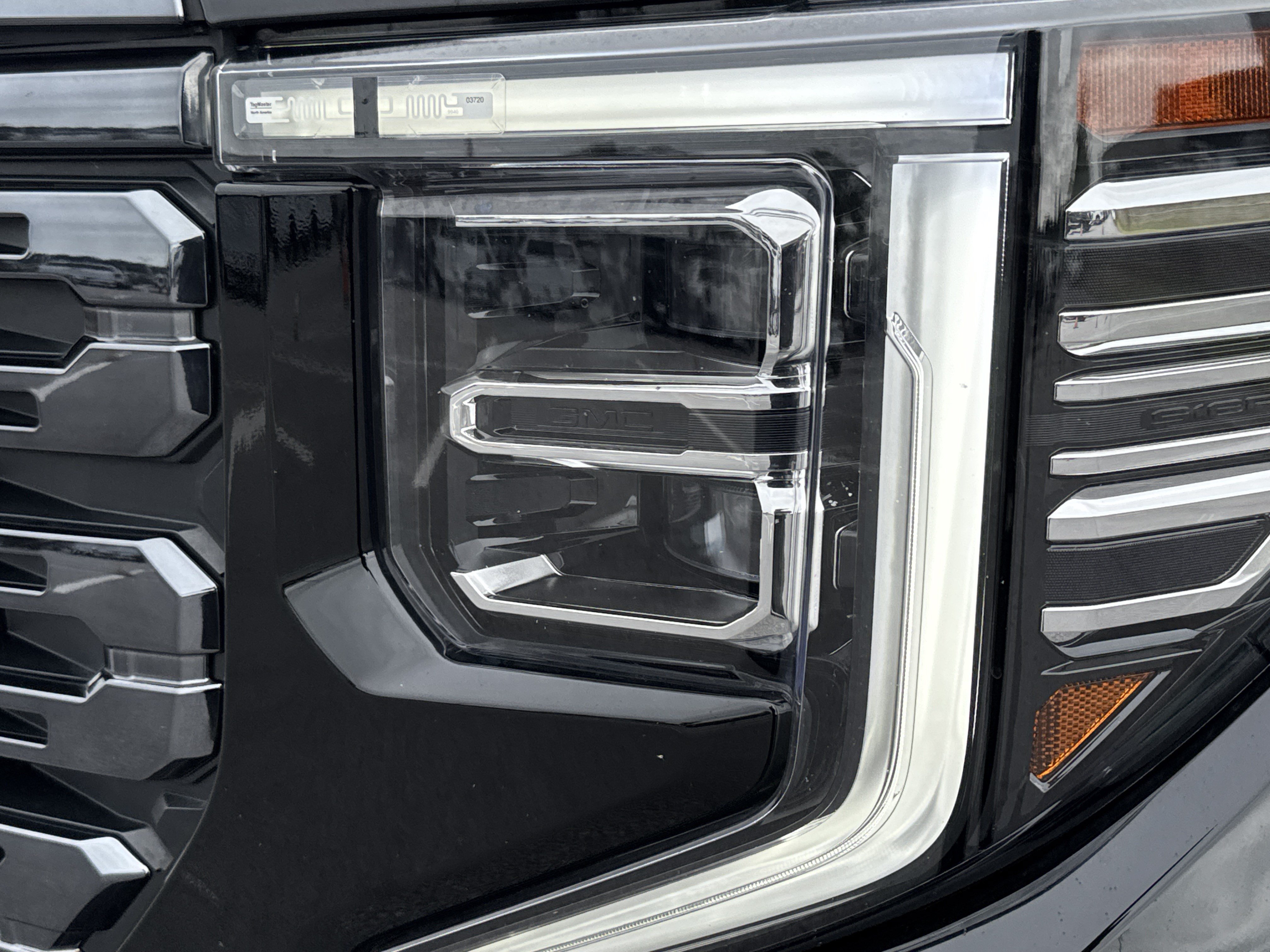 Used 2023 GMC Sierra 1500 Denali Ultimate AWD/4WD image 6