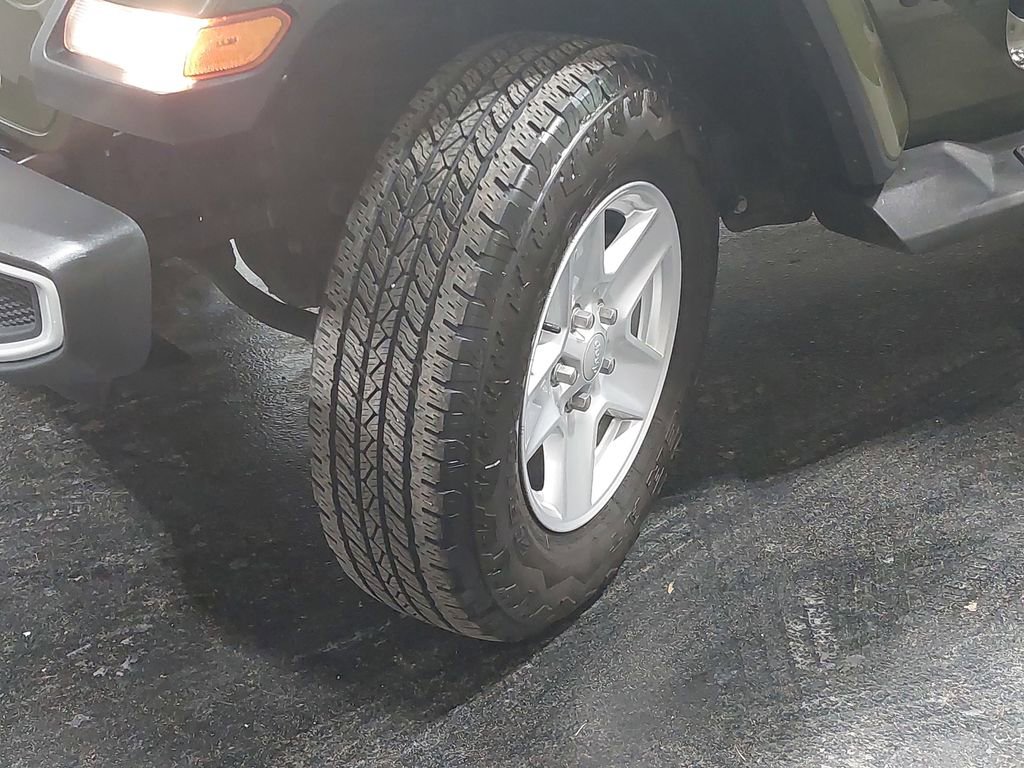 Used 2022 Jeep Gladiator Sport image 89