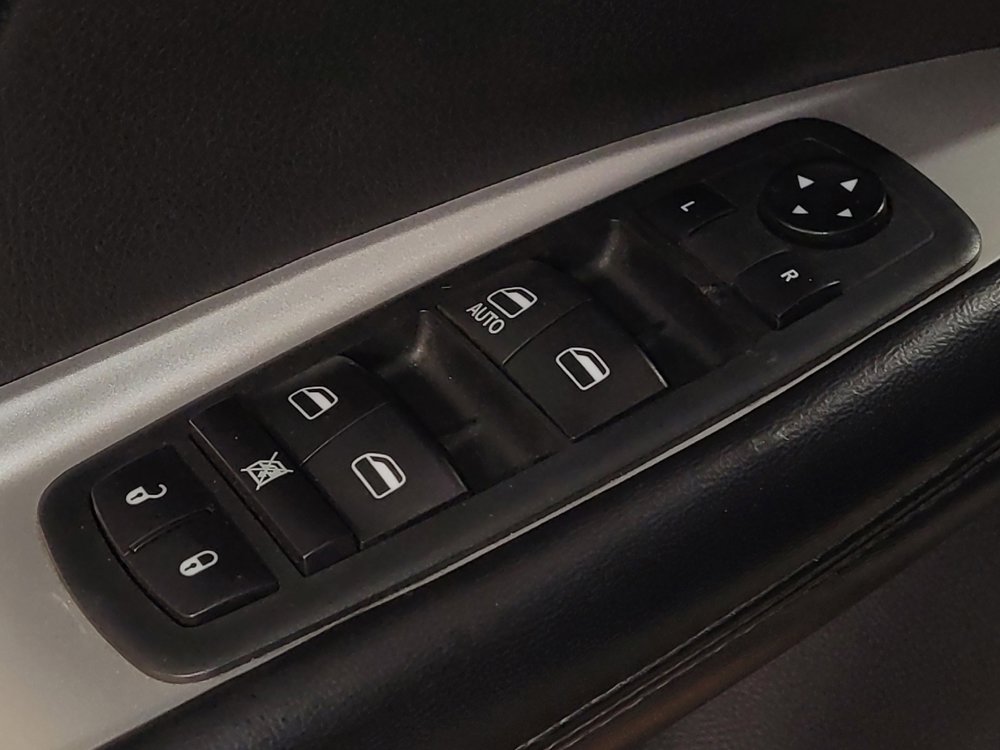 Used 2020 Dodge Journey SE w/ SE Popular Equipment Group FWD image 27