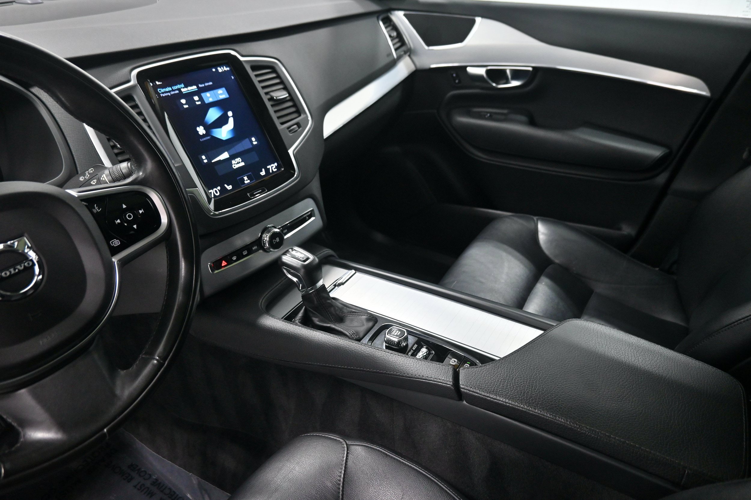 Used 2018 Volvo XC90 T5 Momentum AWD/4WD image 16