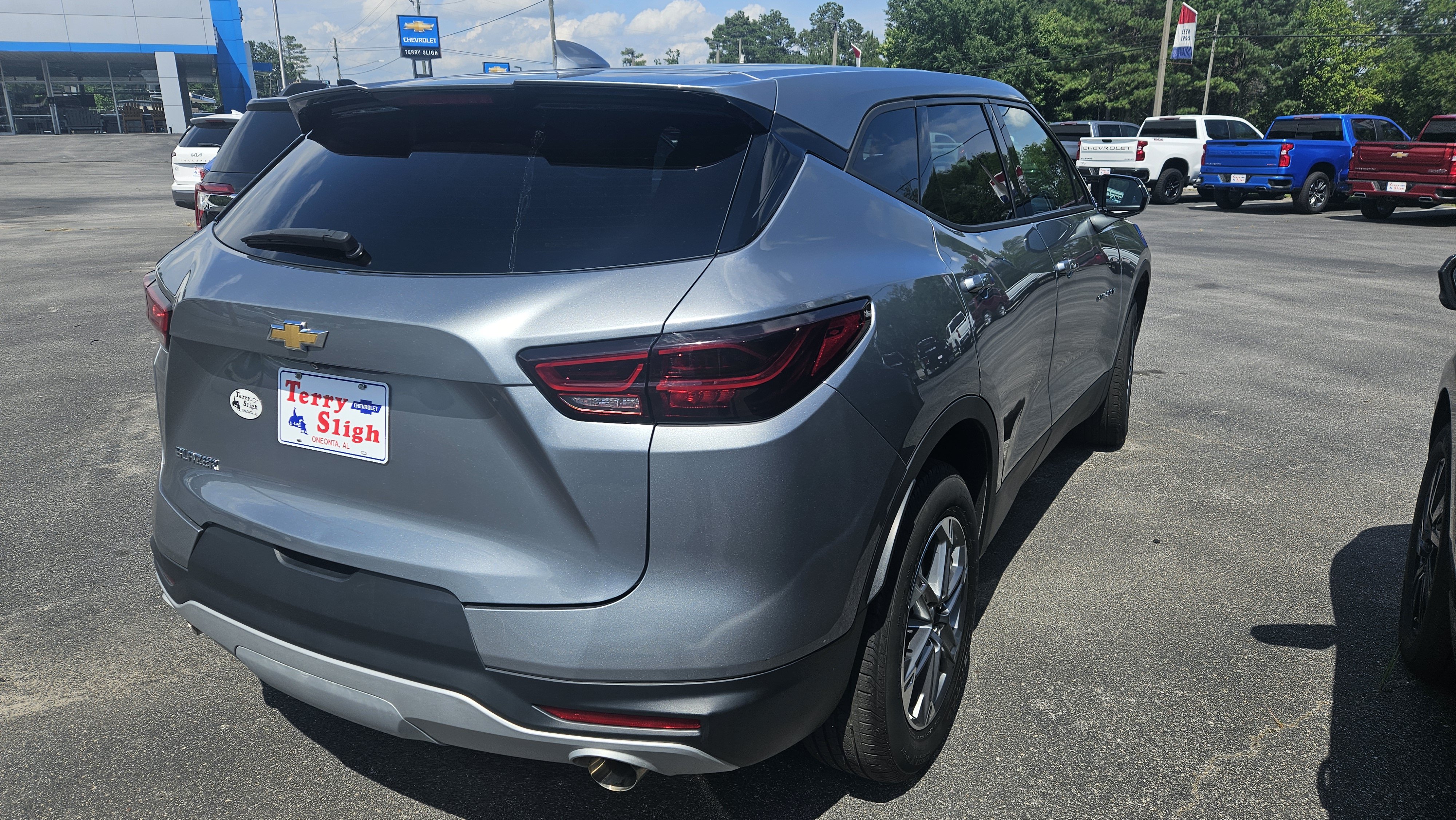 Used 2024 Chevrolet Blazer LT FWD image 6