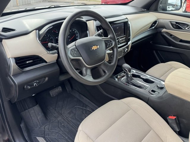 Used 2023 Chevrolet Traverse LS image 15