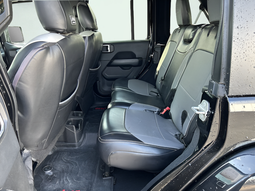 Used 2018 Jeep Wrangler Unlimited Sahara w/ Uconnect 4C Nav & Sound Group AWD/4WD image 25
