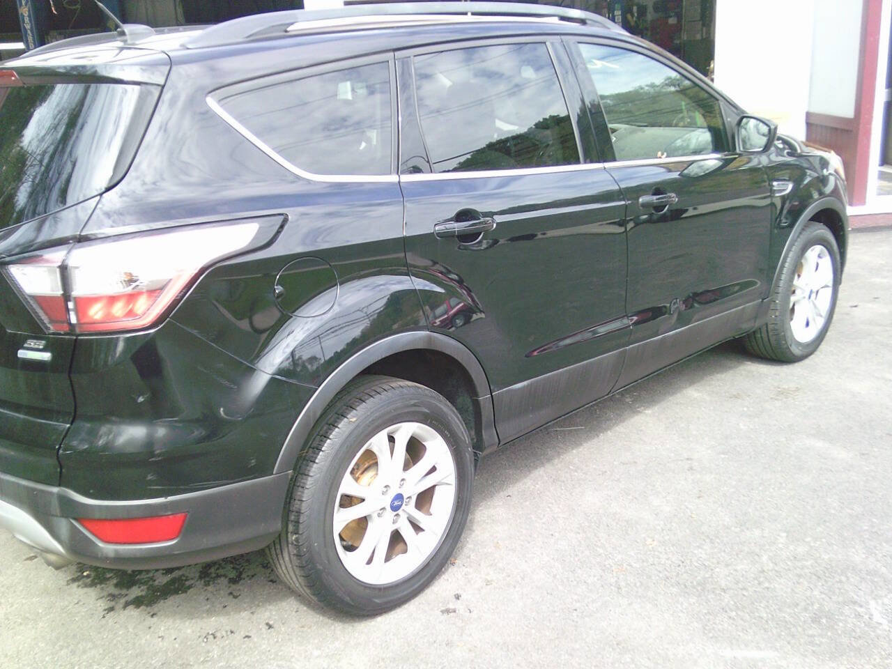 Used 2018 Ford Escape SE image 4