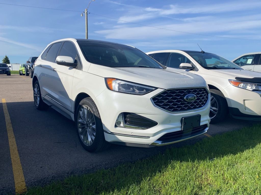 Used 2020 Ford Edge Titanium w/ Equipment Group 301A AWD/4WD image 2