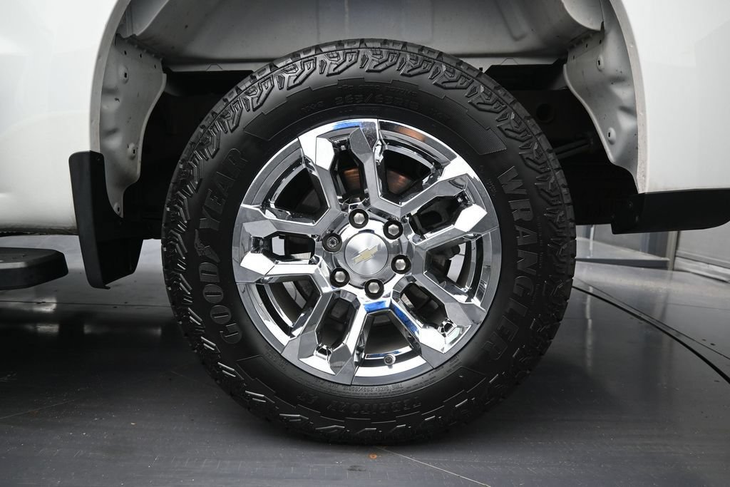 Used 2022 Chevrolet Silverado 1500 LT AWD/4WD image 14