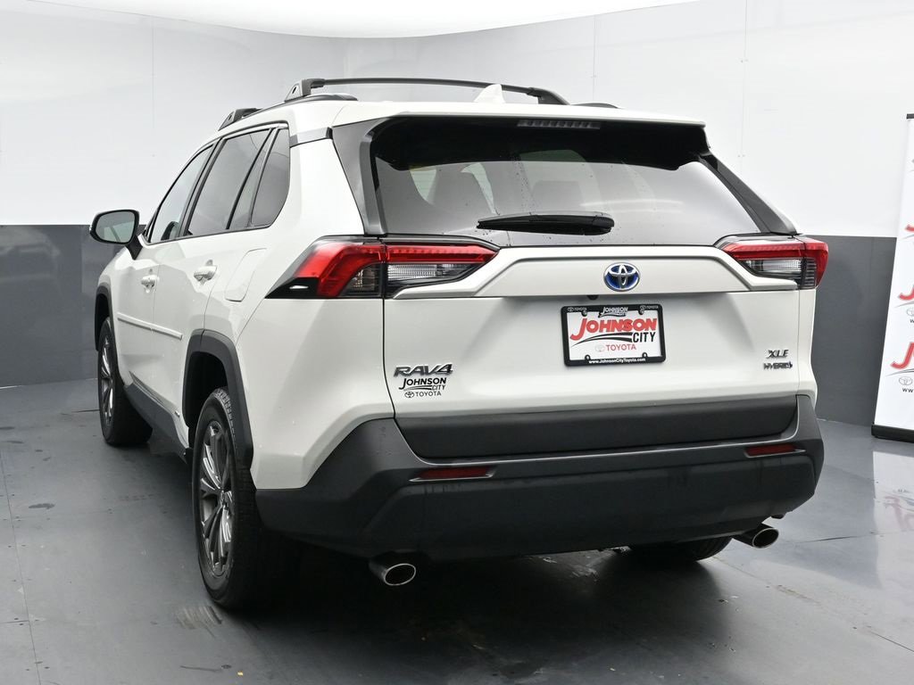 Used 2022 Toyota RAV4 XLE Premium image 6
