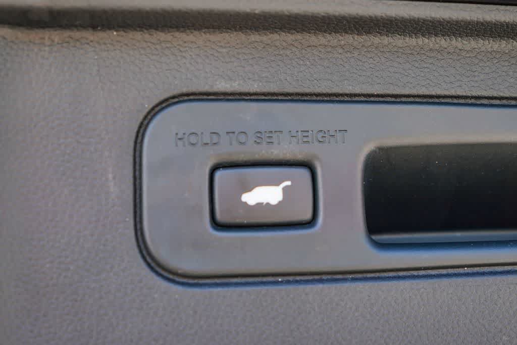 Used 2024 Honda Pilot Touring image 24
