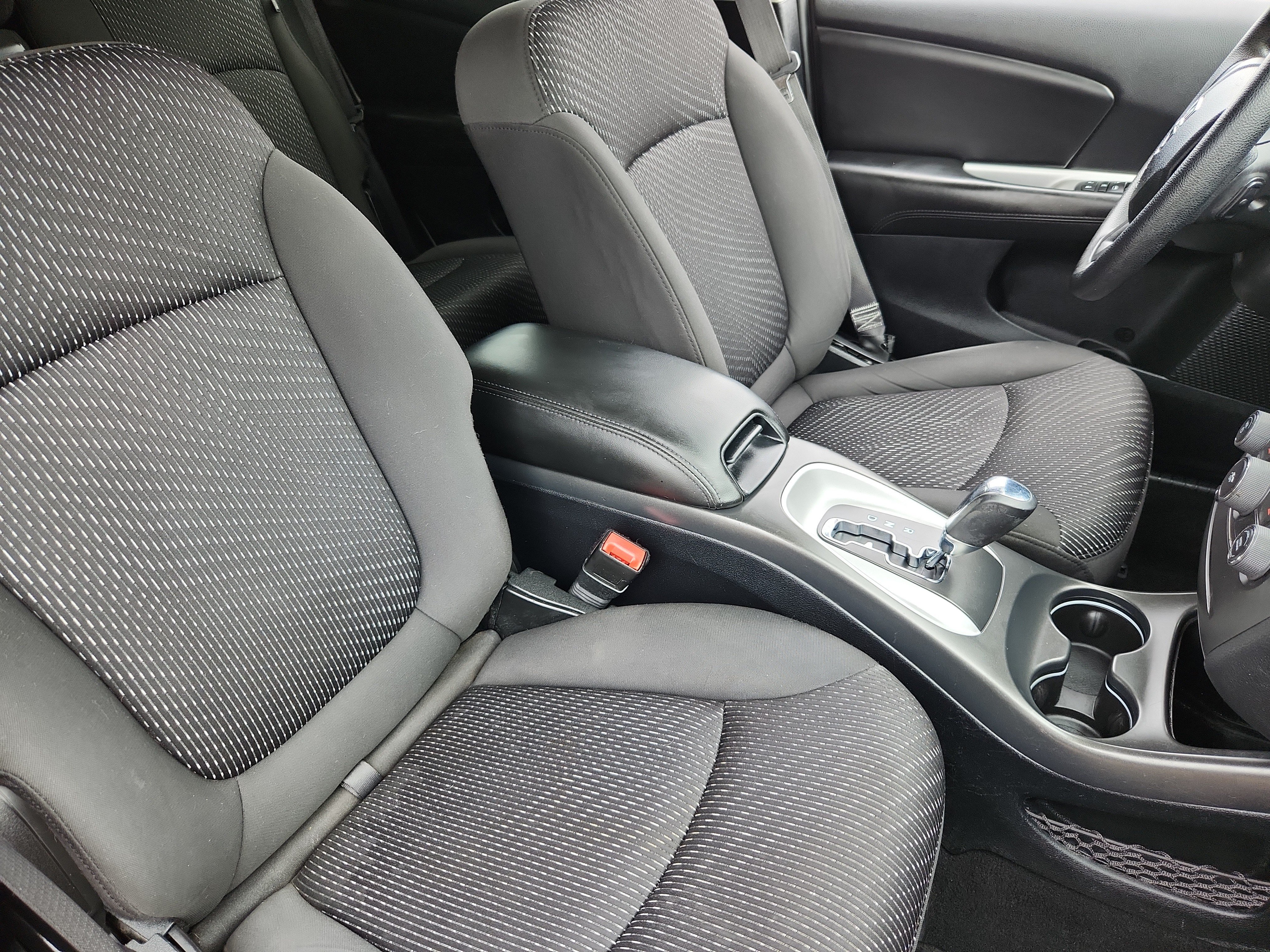 Used 2017 Dodge Journey SXT w/ Comfort/Convenience Group FWD image 16