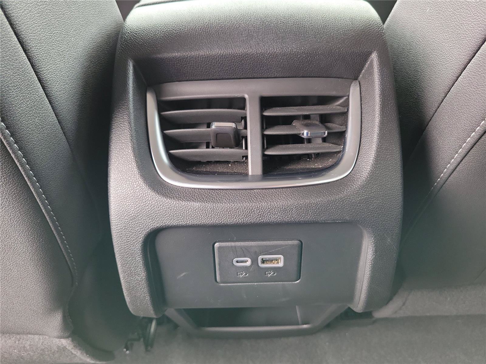 Used 2024 Chevrolet Blazer LT FWD image 12