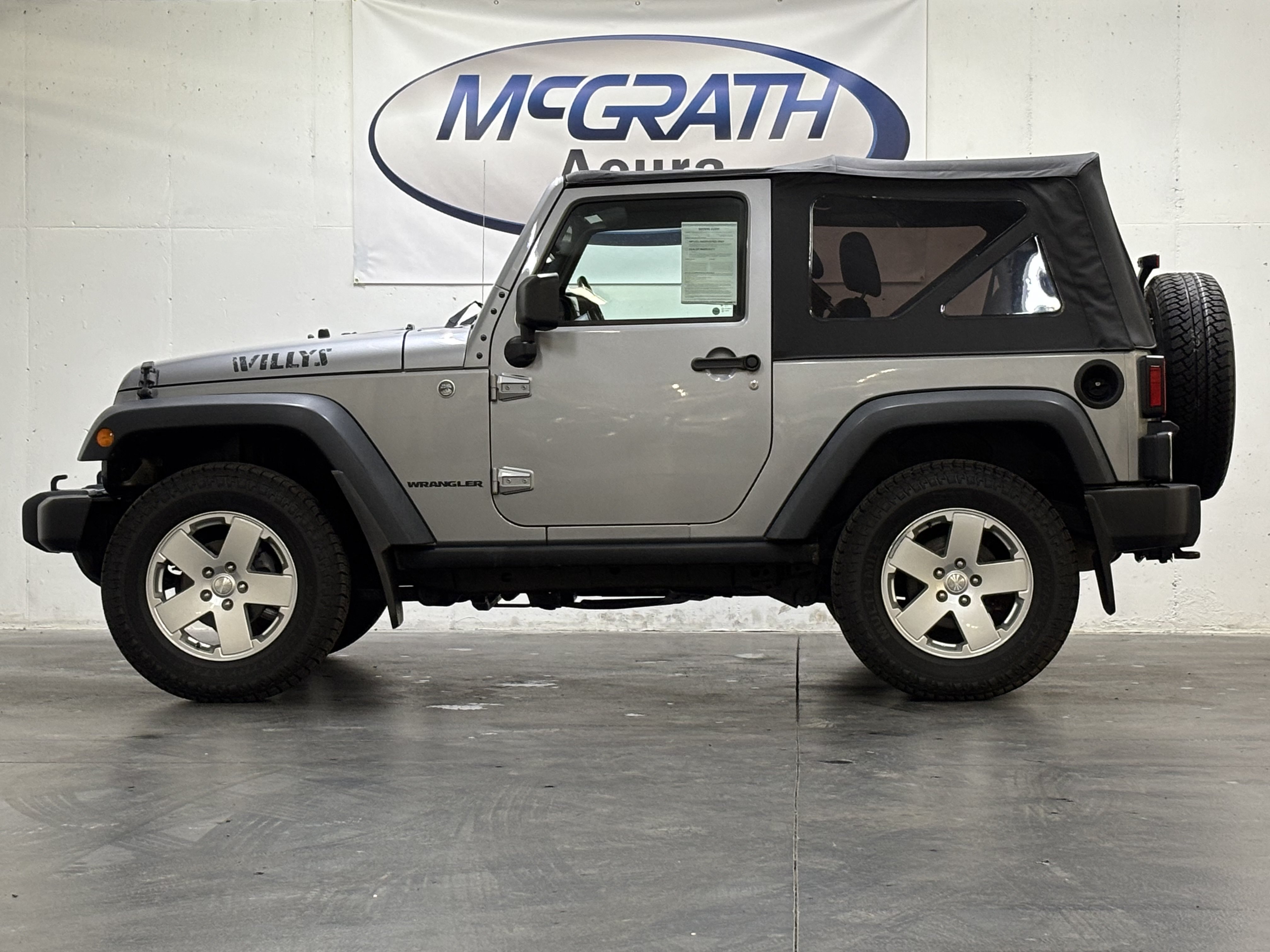 Used 2015 Jeep Wrangler Sport AWD/4WD image 9