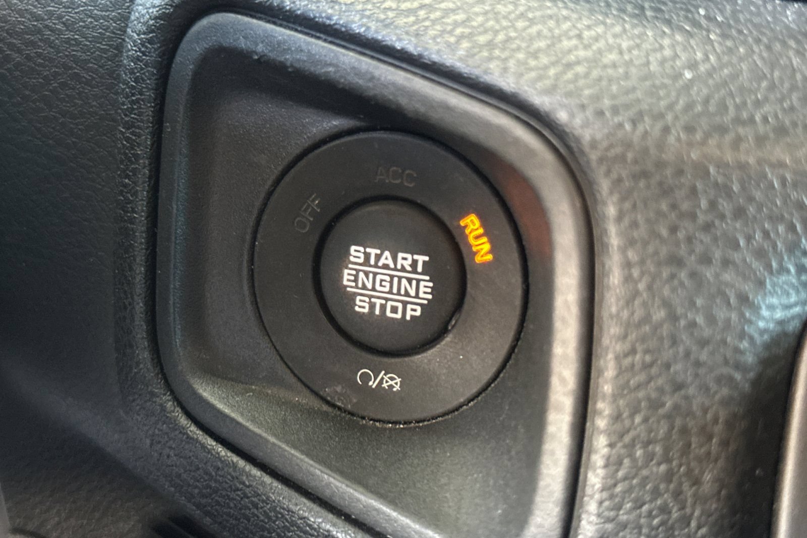 Used 2024 Jeep Wrangler Unlimited AWD/4WD image 31