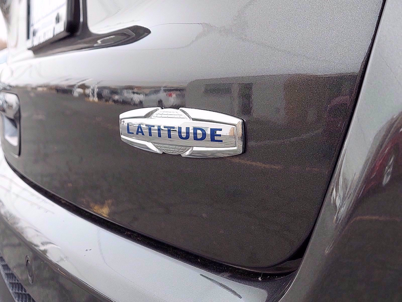 Used 2018 Jeep Compass Latitude w/ Safe & Security Group AWD/4WD image 30