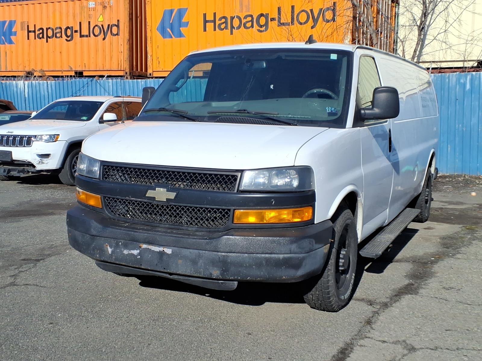 Used 2019 Chevrolet Express 3500 Extended image 3