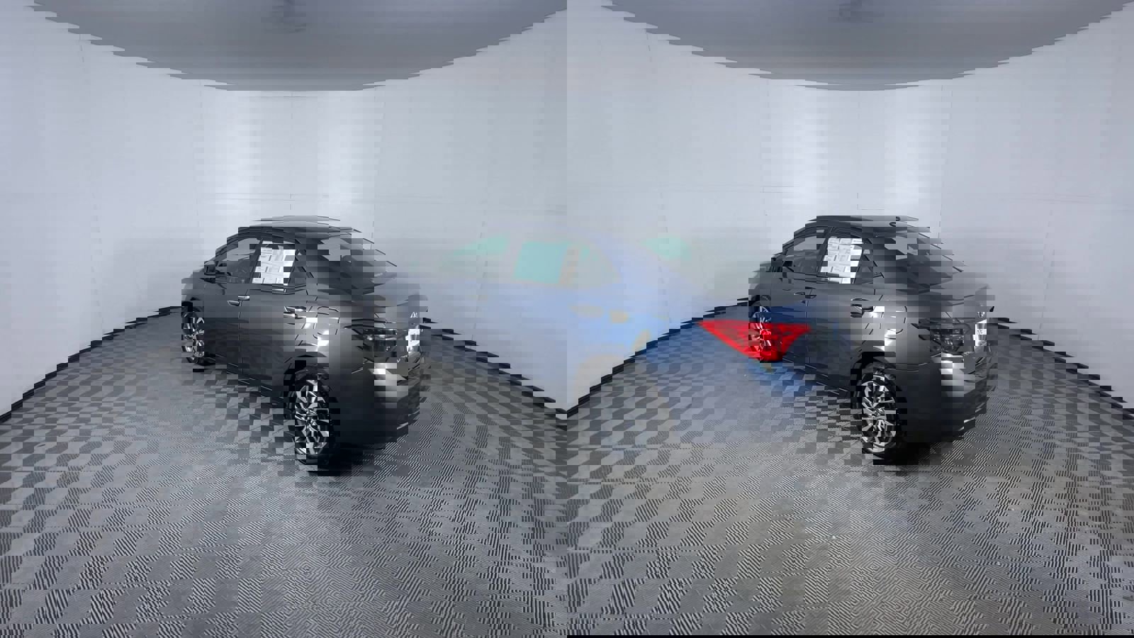 Used 2017 Toyota Corolla XLE image 7