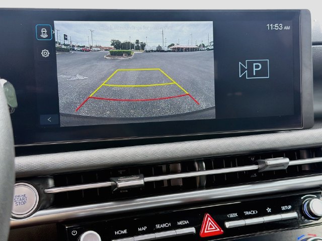 Used 2025 Hyundai Santa Cruz SEL FWD image 13