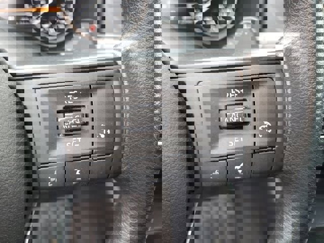 Used 2023 Nissan Rogue S image 30