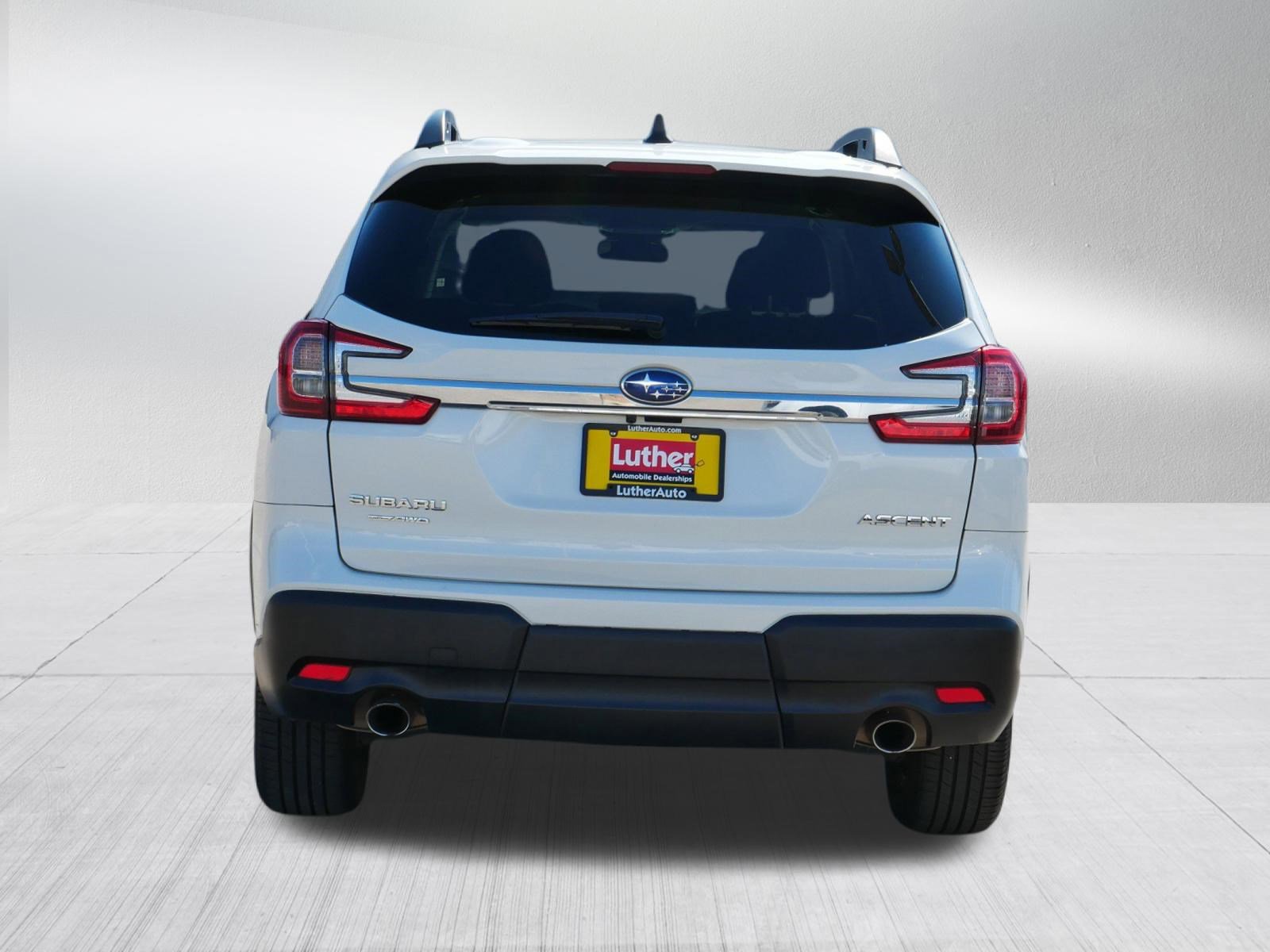 Used 2023 Subaru Ascent Premium image 6