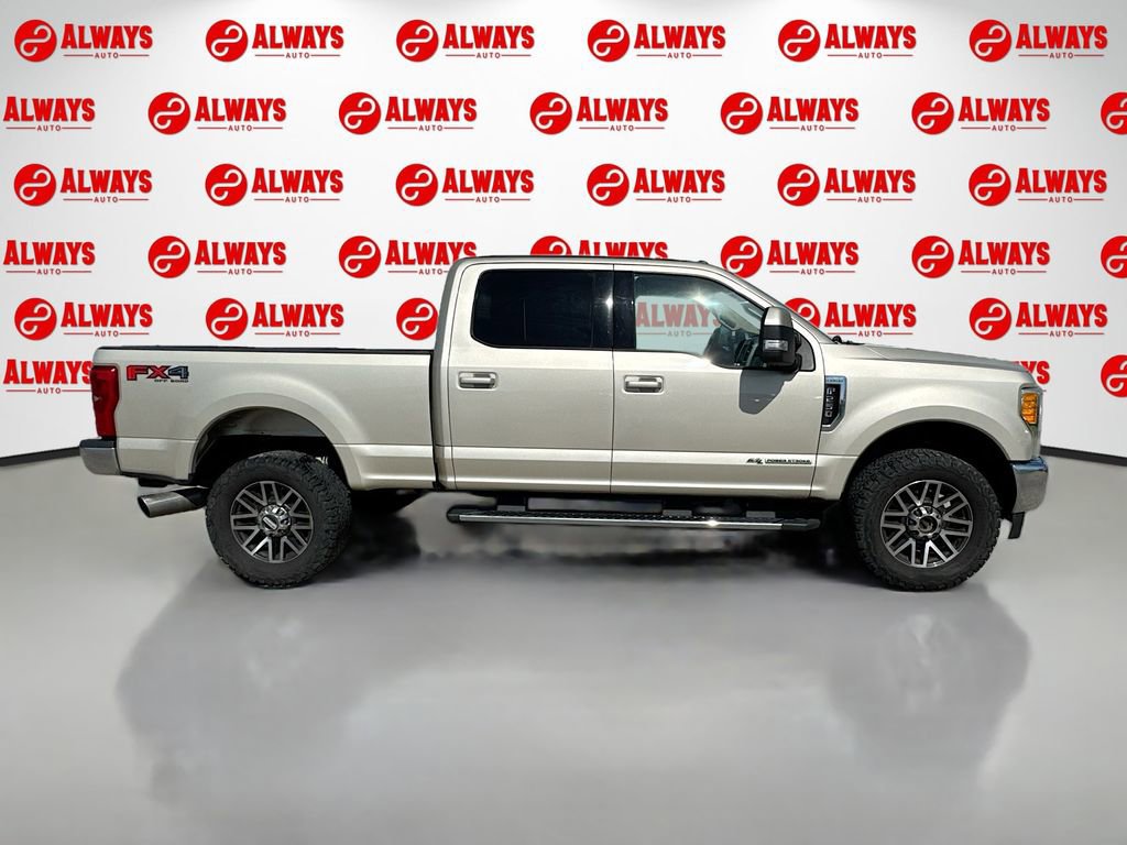 Used 2017 Ford F250 Lariat w/ Lariat Value Package AWD/4WD image 4