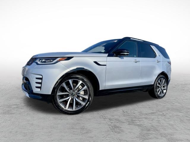 Certified 2024 Land Rover Discovery Dynamic SE image 1