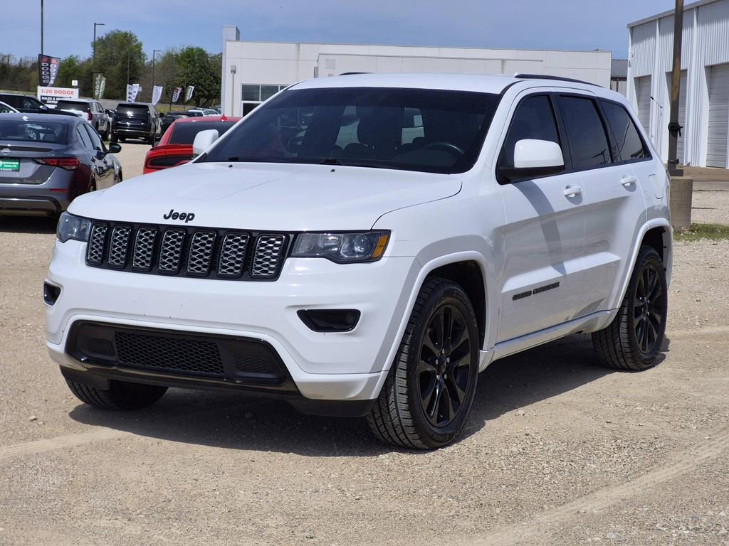 Used 2019 Jeep Grand Cherokee Altitude RWD image 4