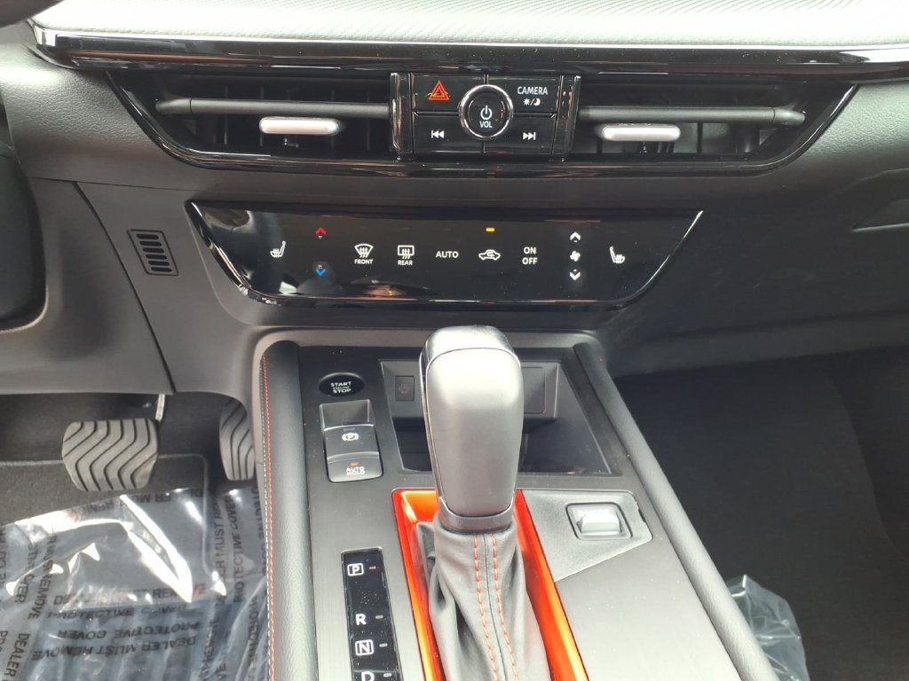 New 2026 Nissan Kicks SR w/ Cold Weather Package AWD/4WD image 20
